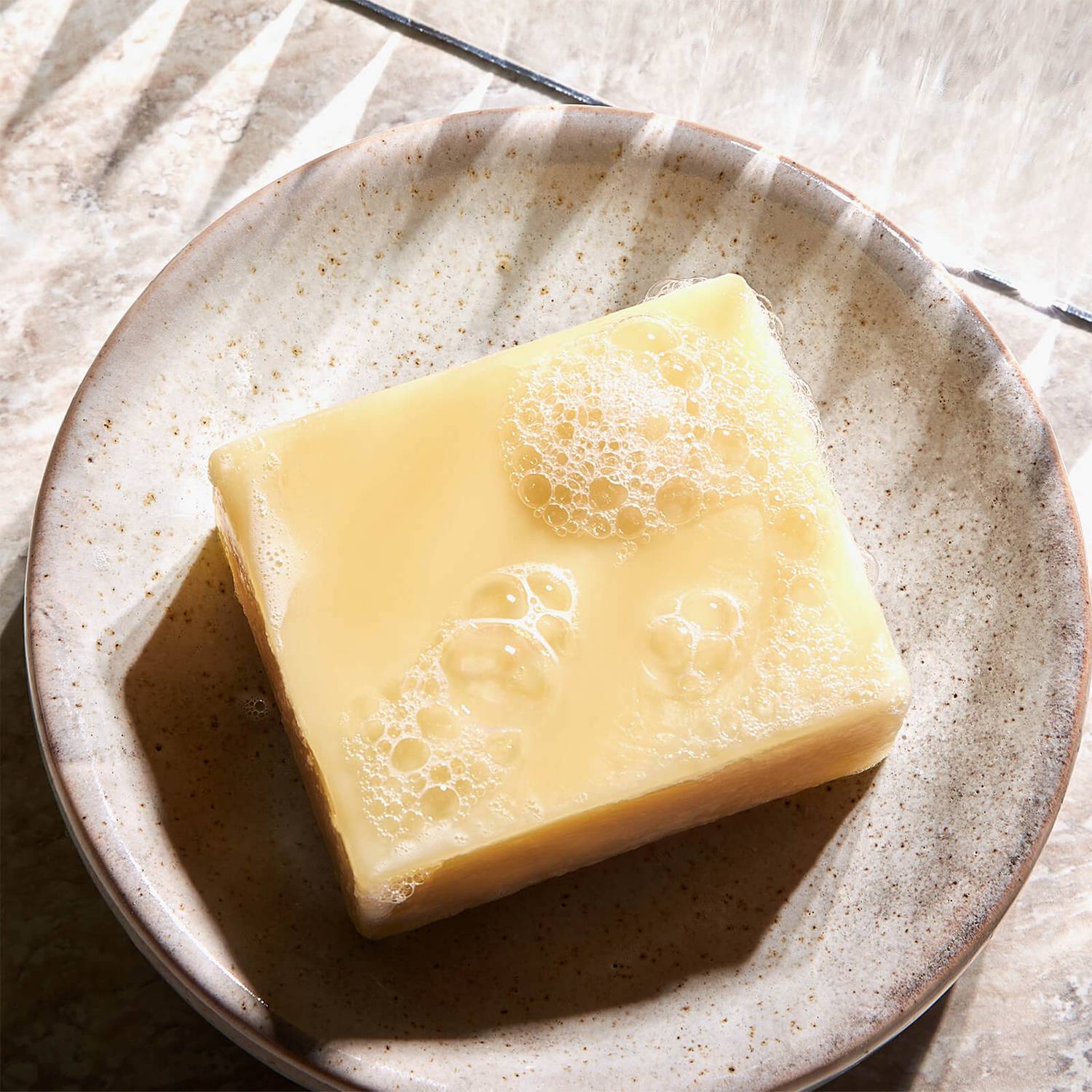 Christophe Robin Hydrating Shampoo Bar drėkinantis kietasis šampūnas 100 g.